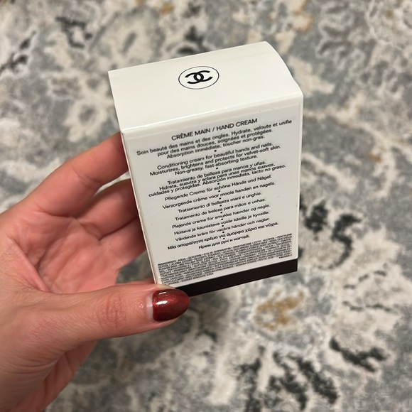 La Crème Main - Chanel - Picture 2 of 3